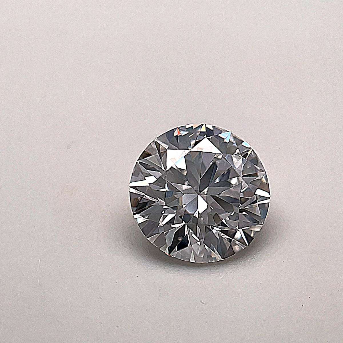 Certified Diamond GIA Carats 1.42 Color E Clarity VS2  EX  EX  EX Fluorescence NON Brown No Green No Milky No EyeClean 100%