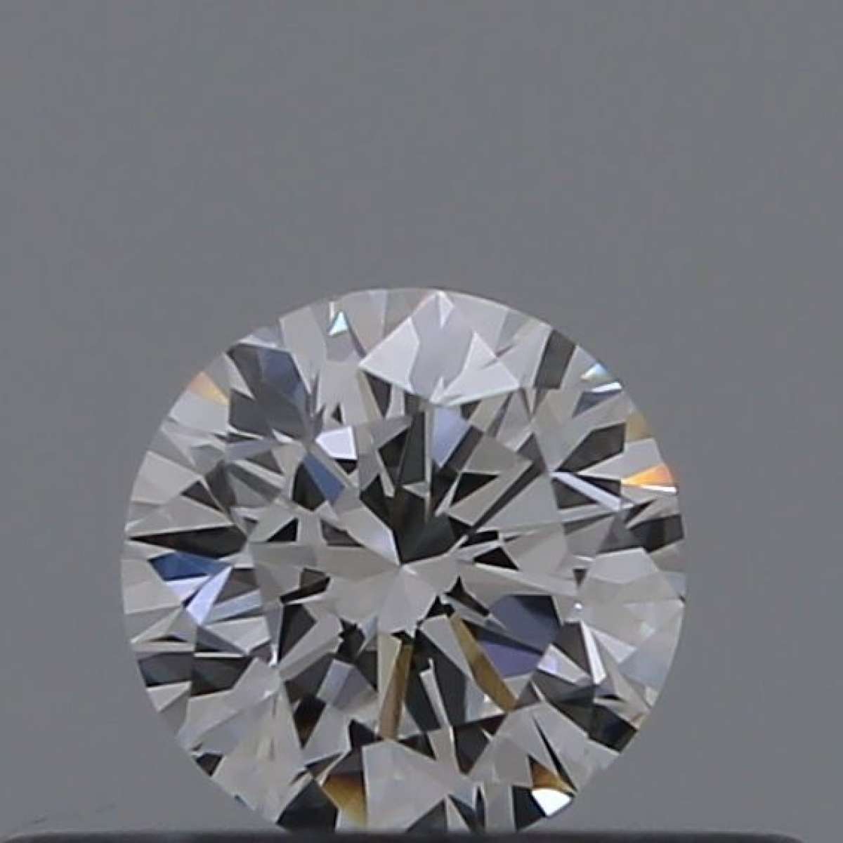 Certified Diamond GIA Carats 0.23 Color E Clarity VVS2  VG  VG  VG Fluorescence FNT Brown No Green No Milky No EyeClean 100%