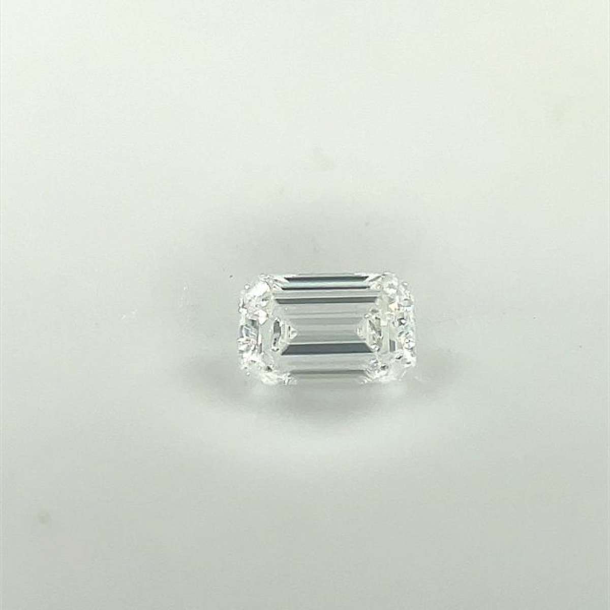 Certified Diamond GIA Carats 0.3 Color D Clarity VVS2  -  EX  VG Fluorescence NON Brown No Green No Milky No EyeClean 100%