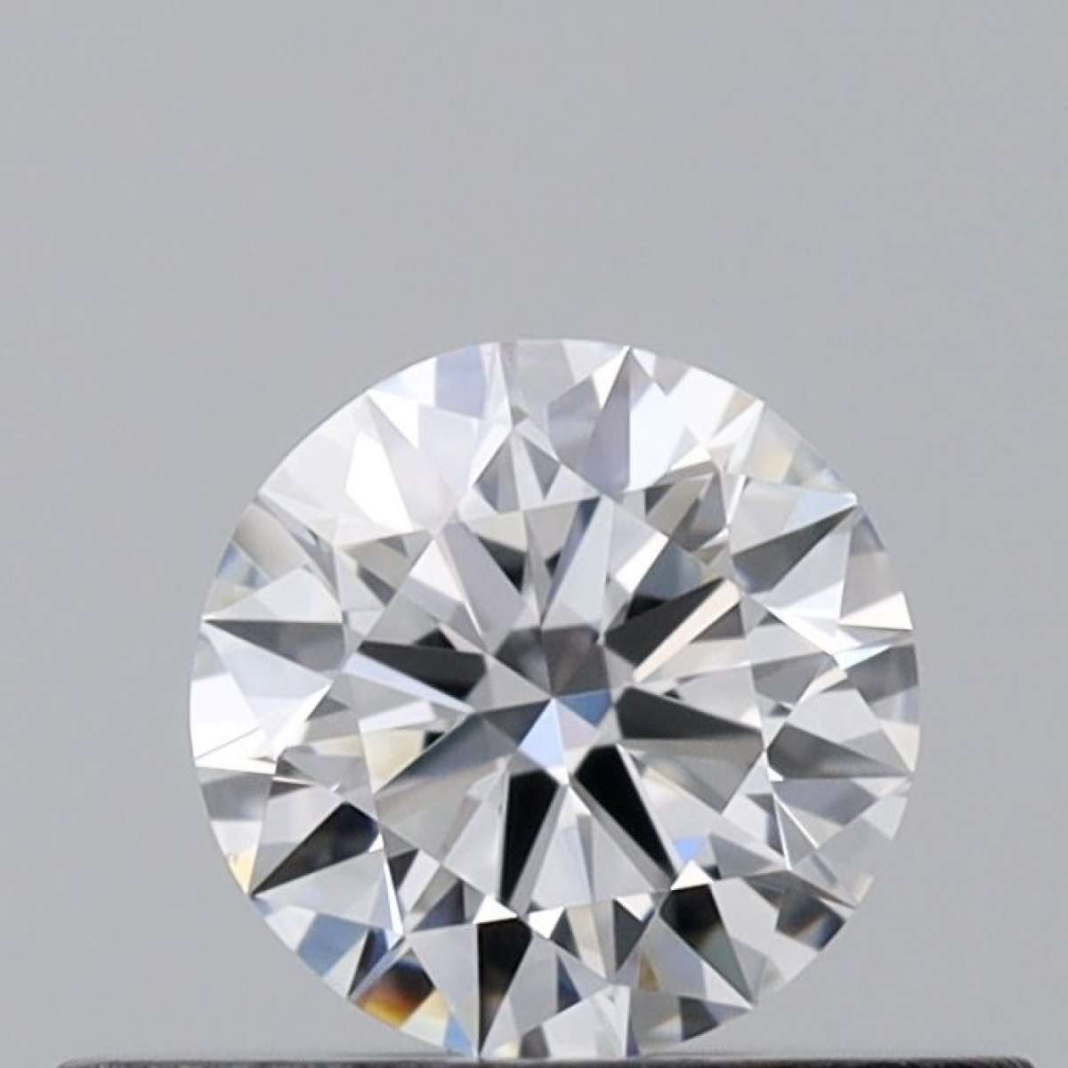 Certified Diamond GIA Carats 0.31 Color E Clarity VVS2  EX  VG  EX Fluorescence NON Brown No Green No Milky No EyeClean 100%