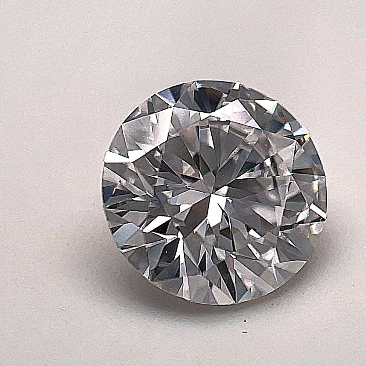 Certified Diamond GIA Carats 1.35 Color D Clarity VS1  EX  EX  EX Fluorescence NON Brown No Green No Milky No EyeClean 100%