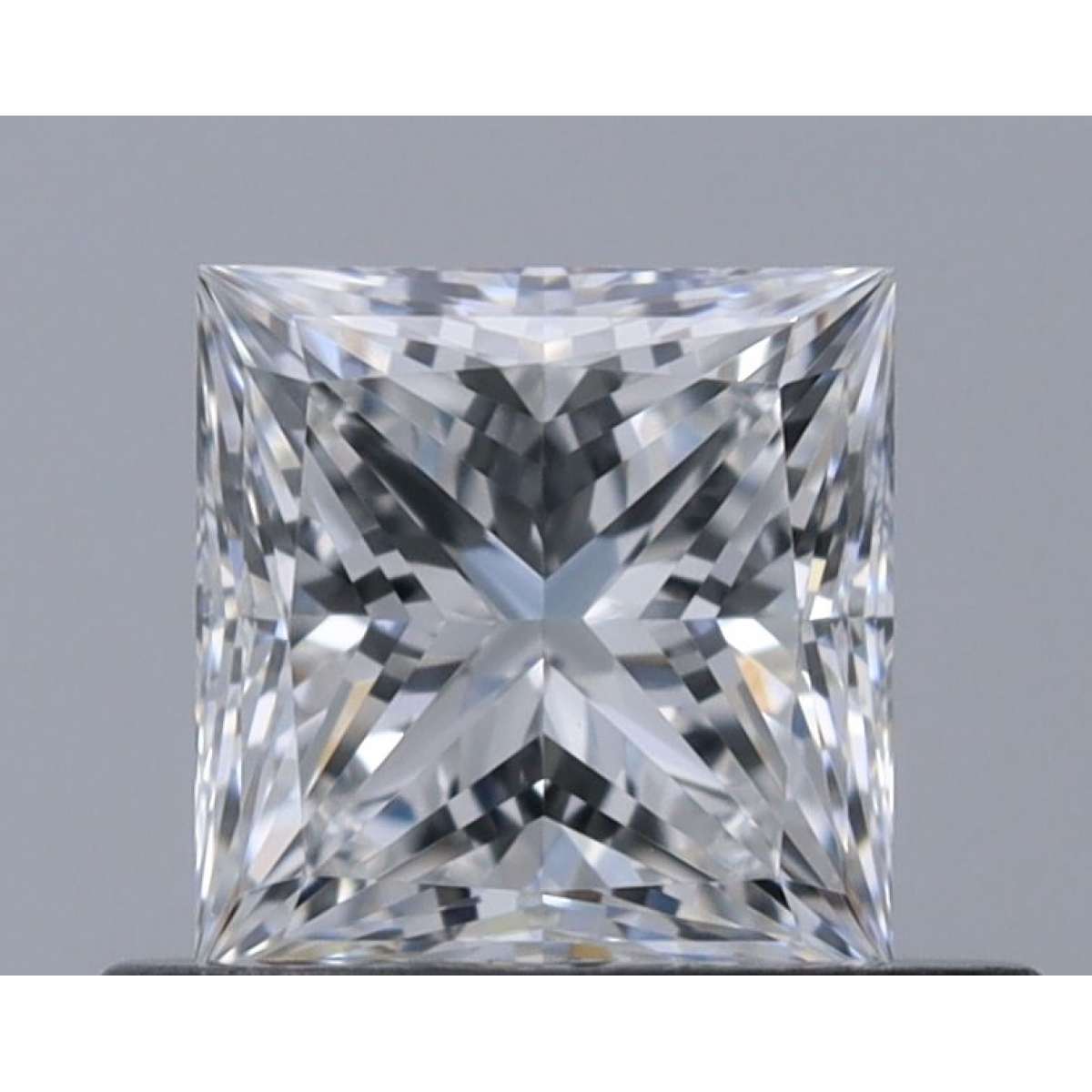 Certified Diamond GIA Carats 0.5 Color E Clarity VVS1  -  EX  VG Fluorescence NON Brown No Green No Milky No EyeClean 100%